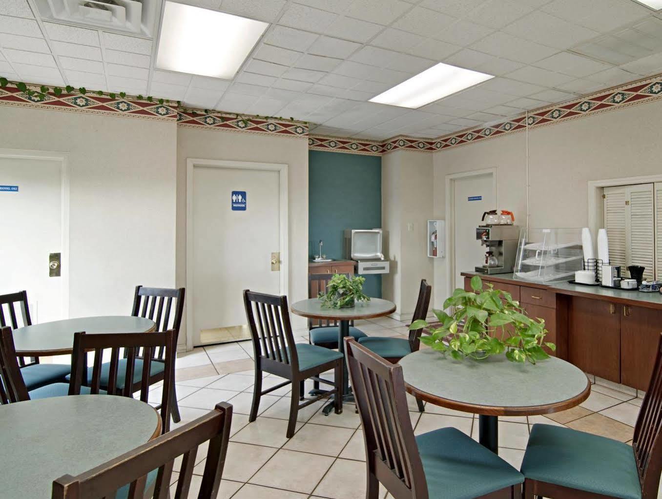 America'S Best Value Inn & Suites - Memphis/Graceland Esterno foto