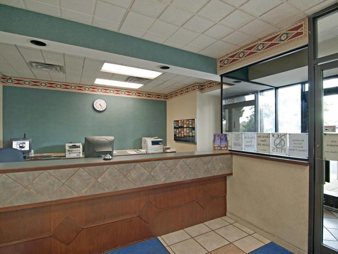 America'S Best Value Inn & Suites - Memphis/Graceland Esterno foto
